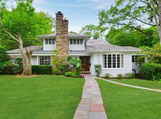 5 Meadow Woods Rd, Greatneck, NY 11020