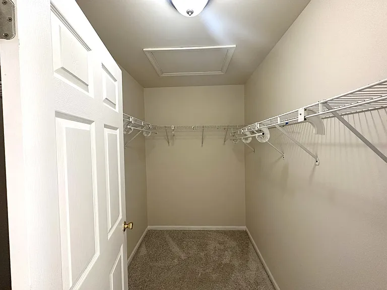 52 Victoria Dr — Photo 8