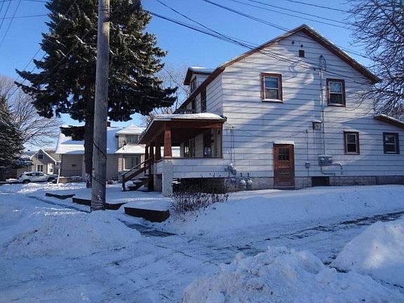 3rd image of 1320 Saint Clair St