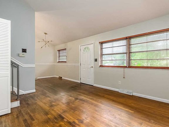 2nd image of 443 E Lincoln Ave