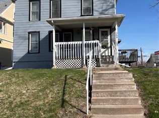 366 7th Ave SW, Cedar Rapids, IA 52404