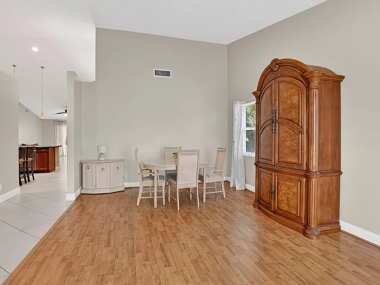 10065 Camelback Ln — Photo 9