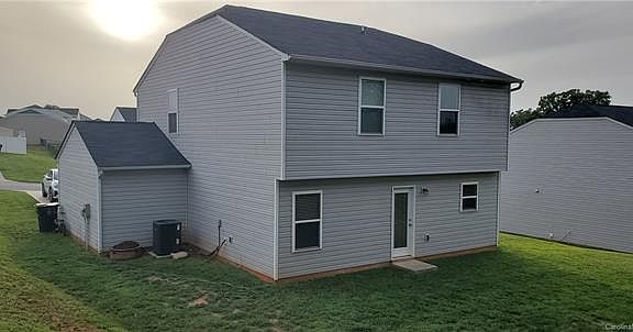 3rd image of 315 Marcella Dr