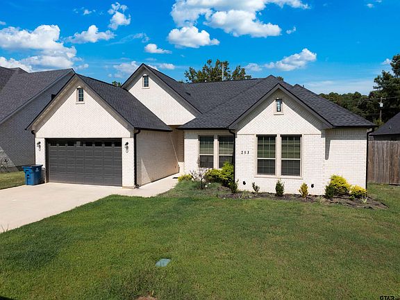 3rd image of 253 Kathryns Ct