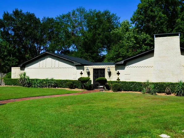 204 S Park Cir, New Boston, TX 75570