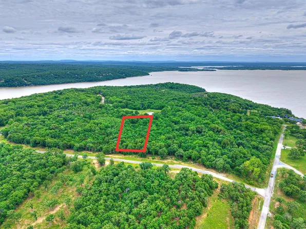 216 Patriot Pointe Flt, Eufaula, OK 74432