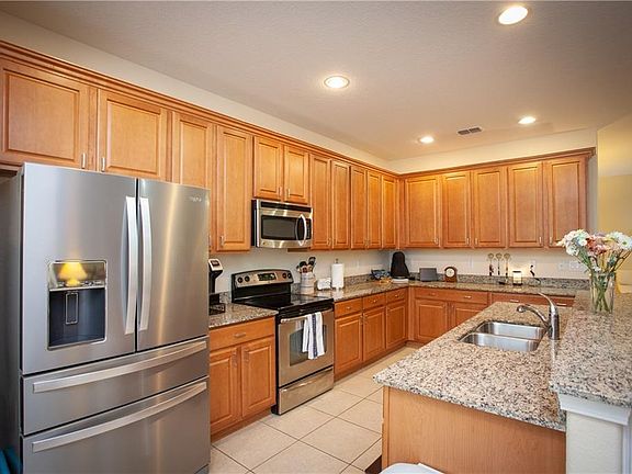 5th image of 1475 Hillview Ln