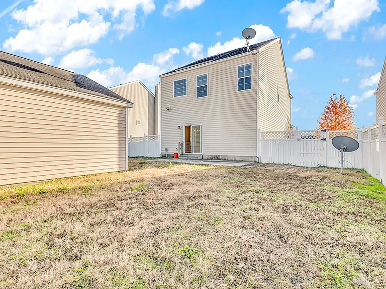16 Bushwood Dr — Photo 41
