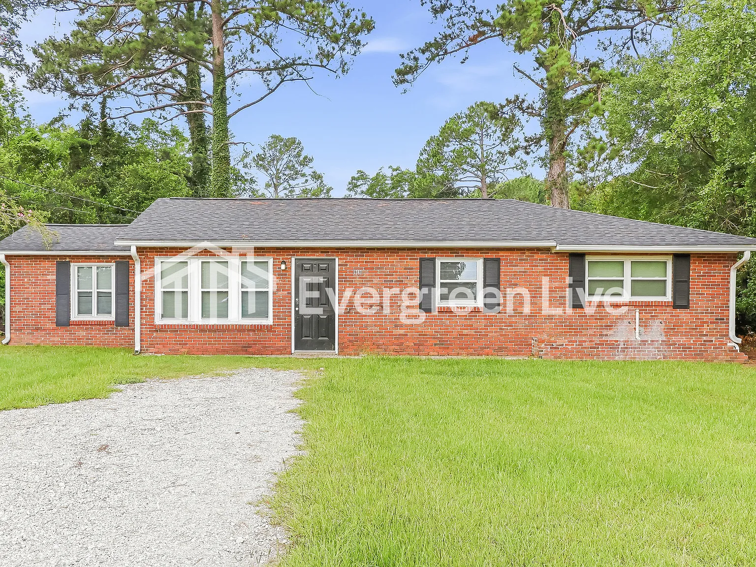 3 bed, 1.0 bath, 1500 sqft, $995 — Photo 1