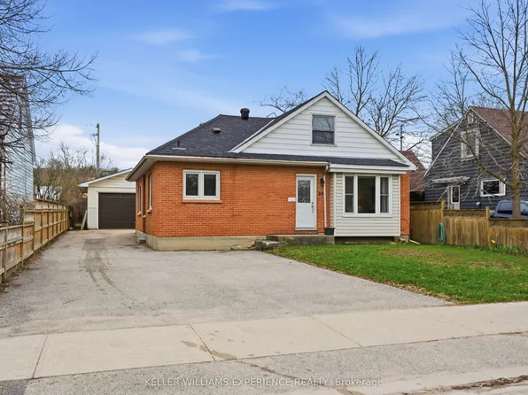 98 Donald St, Barrie, ON L4N 1E3