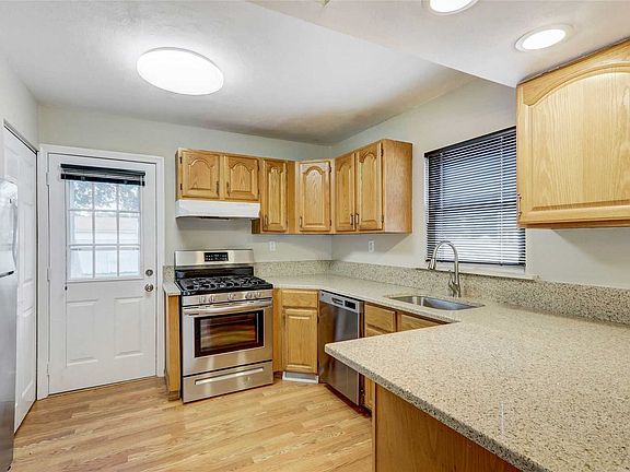 2nd image of 161 Park Ave