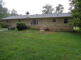 408 Oakwood Rd, Tullahoma, TN 37388