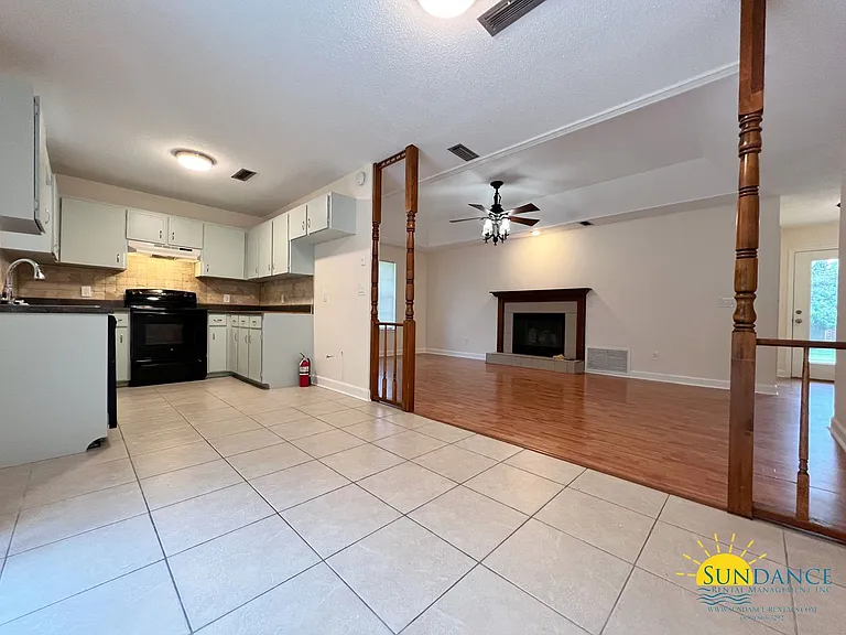 358 Evergreen Pl — Photo 3