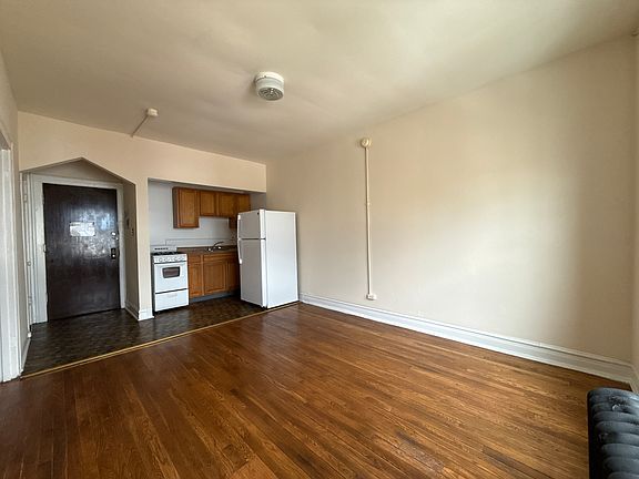 3rd image of 4703 N Saint Louis Ave #22