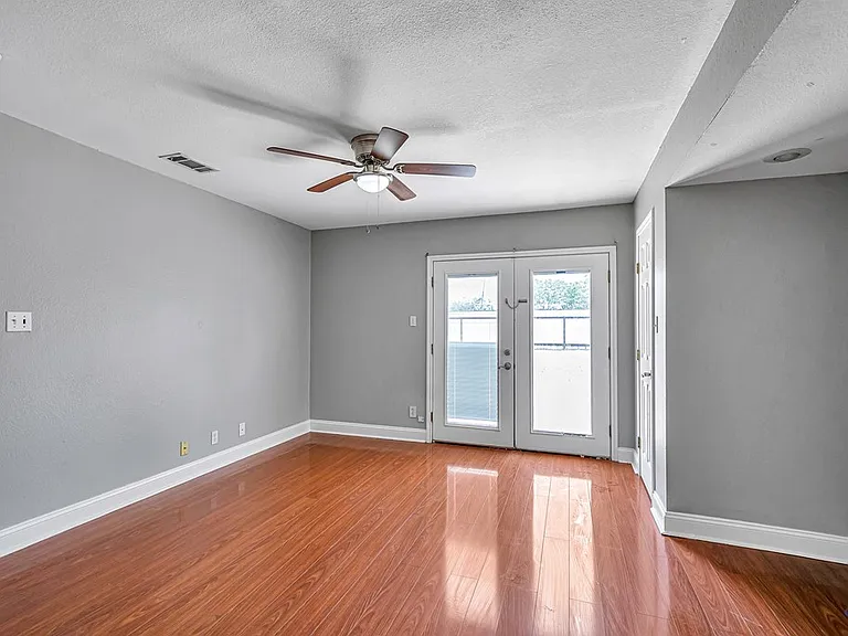 1710 N Weatherford St — Photo 25