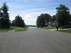 3rd image of 70 Riverwoods Dr