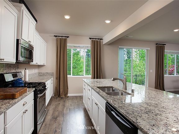 4th image of 4084 Cameron Lane NE #15