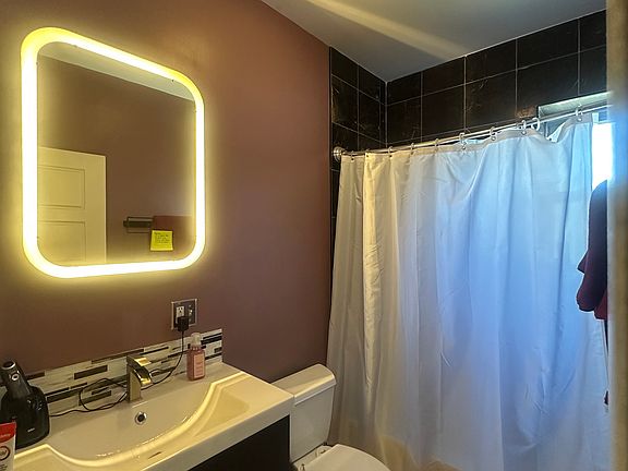 4th image of 3018 W Belle Plaine Ave APT 1