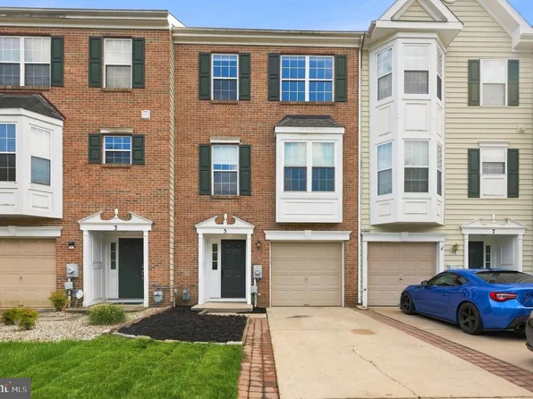 5 Alexandra Ct, Marlton, NJ 08053