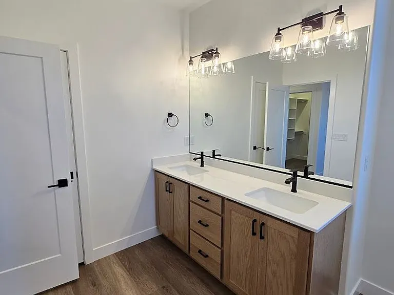 1070 W Albertine Ln — Photo 20
