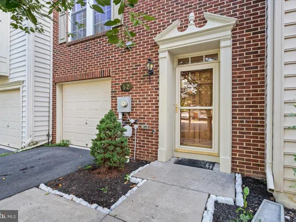 52 Lullwater Way, Falling Waters, WV 25419