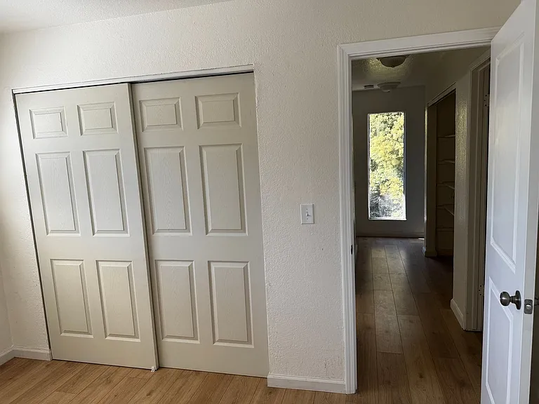 6284 Porterfield Ct — Photo 12