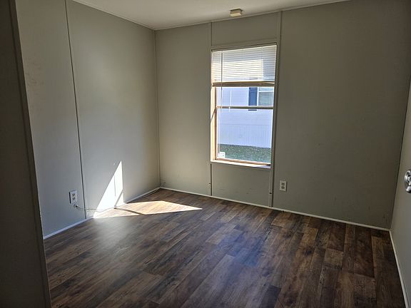 4th image of 2103 Southwood St