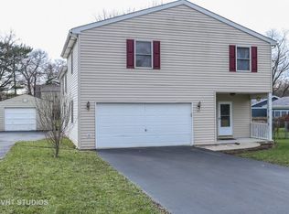 141 South St, Crystal Lake, IL 60014