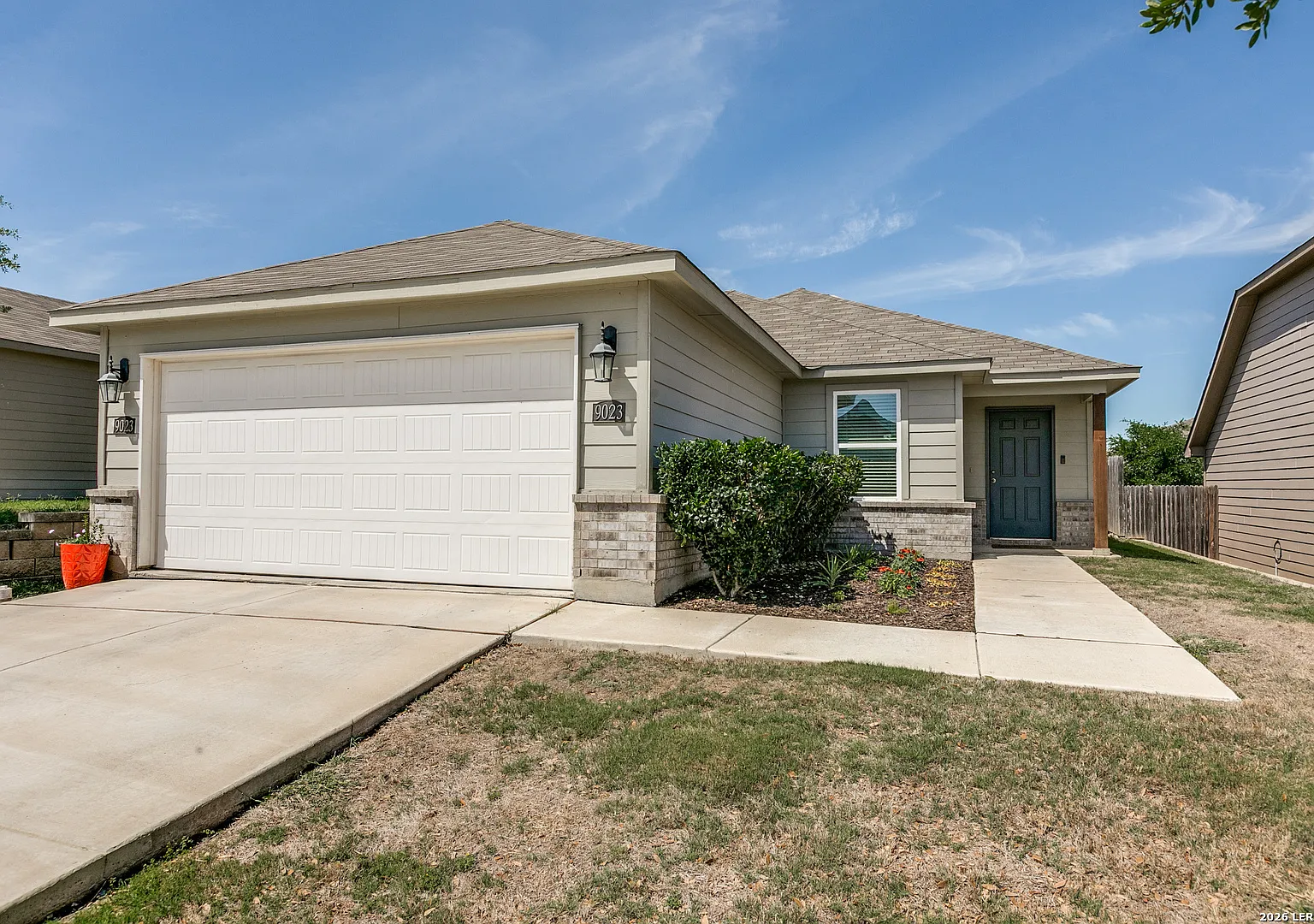3 bed, 1234 sqft, $1,800 — Photo 2