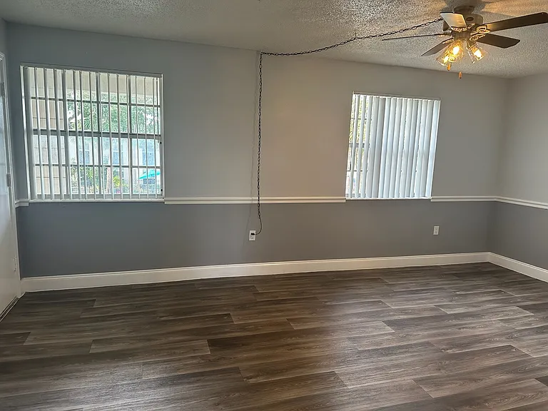 La Aloma Apartments — Photo 18