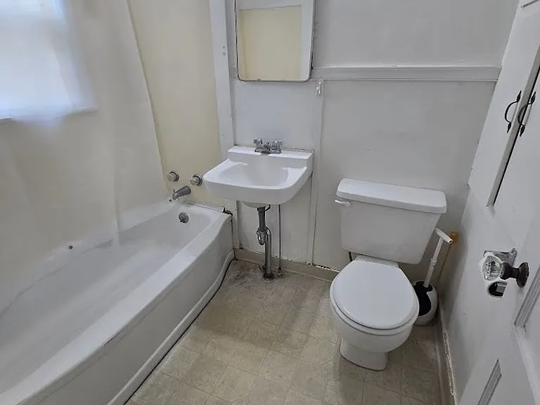 536 Garfield 1819 #6 — Photo 6