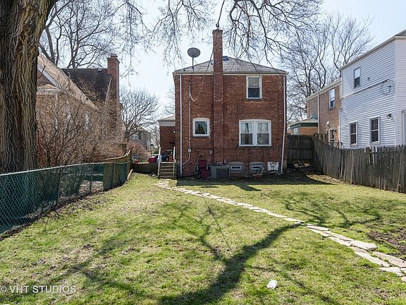 4th image of 7816 W Thorndale Ave
