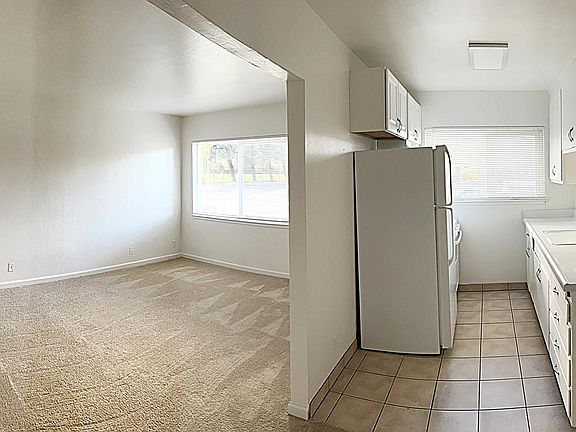 3rd image of 270 Dunster Dr APT 2