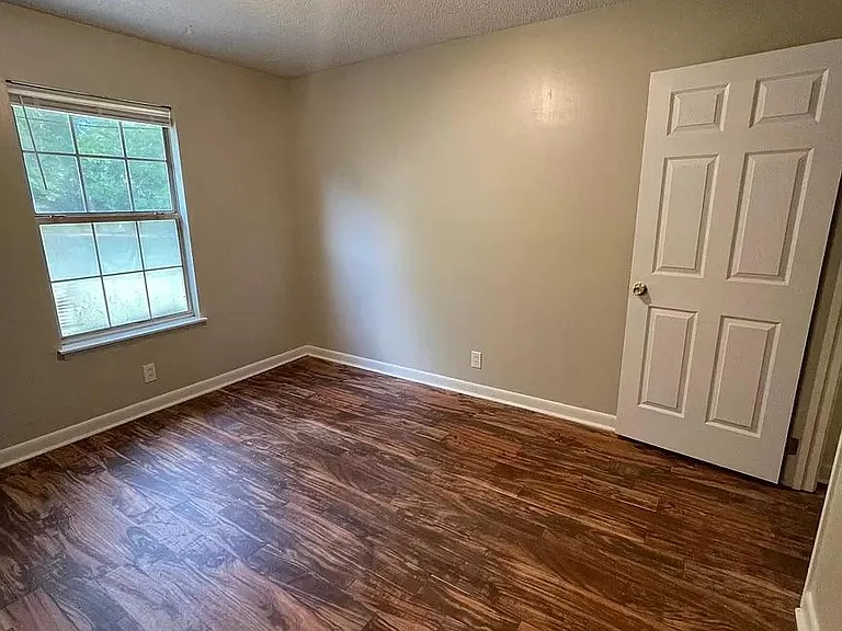 812 Netherlands Dr — Photo 6