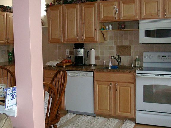 2ND KITCHEN IN FULL FINISHED BASEMENT
