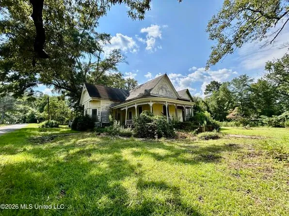 21 Holmes St, Silver Creek, MS 39663