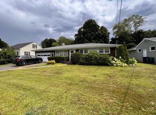 7 Memorial Dr, Biddeford, ME 04005