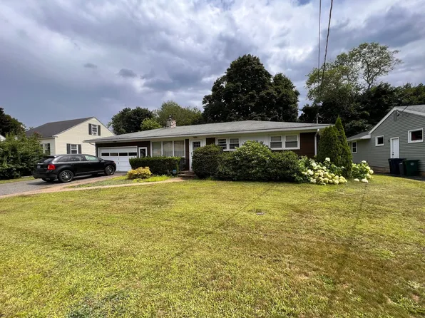 7 Memorial Drive, Biddeford, ME 04005