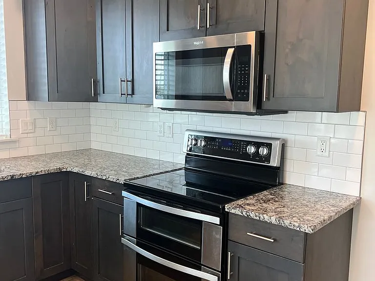 835 S 2380 W — Photo 11