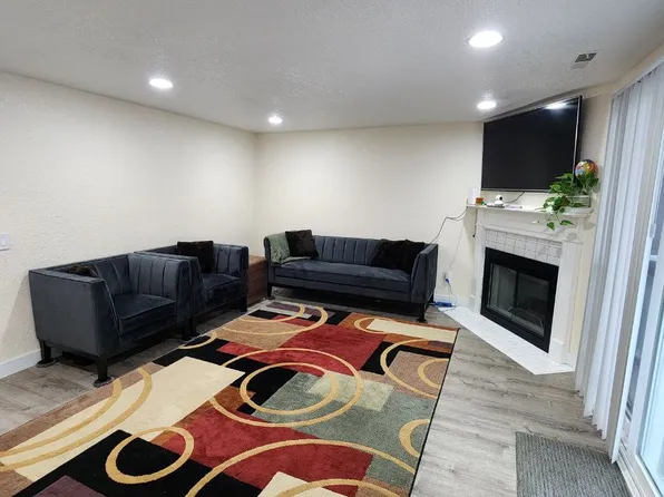 12532 SE 32nd Street #39, Bellevue, WA 98005