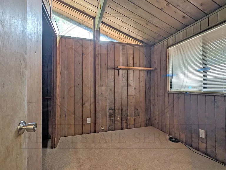 11185 SW Hall Blvd — Photo 2