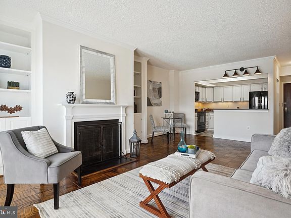 5th image of 800 S Saint Asaph St APT 403