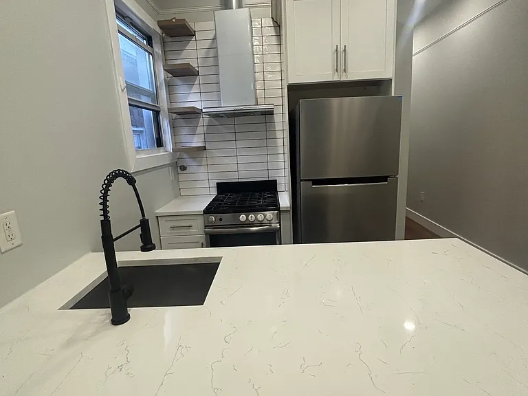 112 Duncan Ave #C — Photo 1