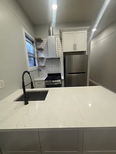 112 Duncan Ave Photo 1