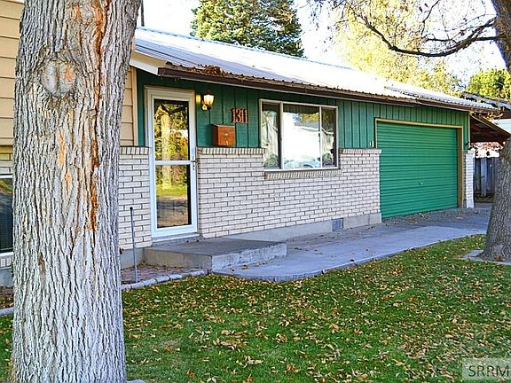 3rd image of 1311 Washburn Ave