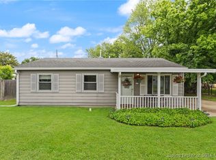 3110 Beacon Dr, New Albany, IN 47150