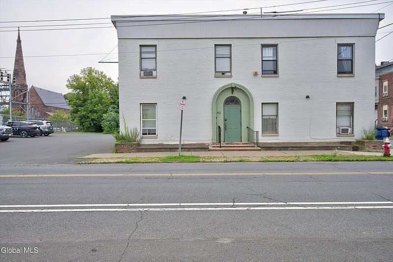 2nd image of 40 River Street