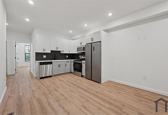 5th image of 757 S 15th St Unit 9