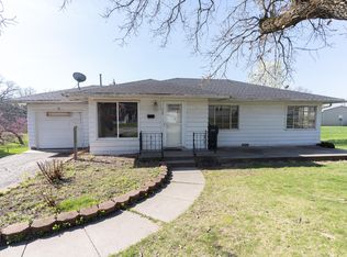 1128 Woody Ave, Moberly, MO 65270