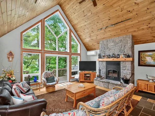 390 Island Dr #360, Georgian Bay, ON L0K 1S0
